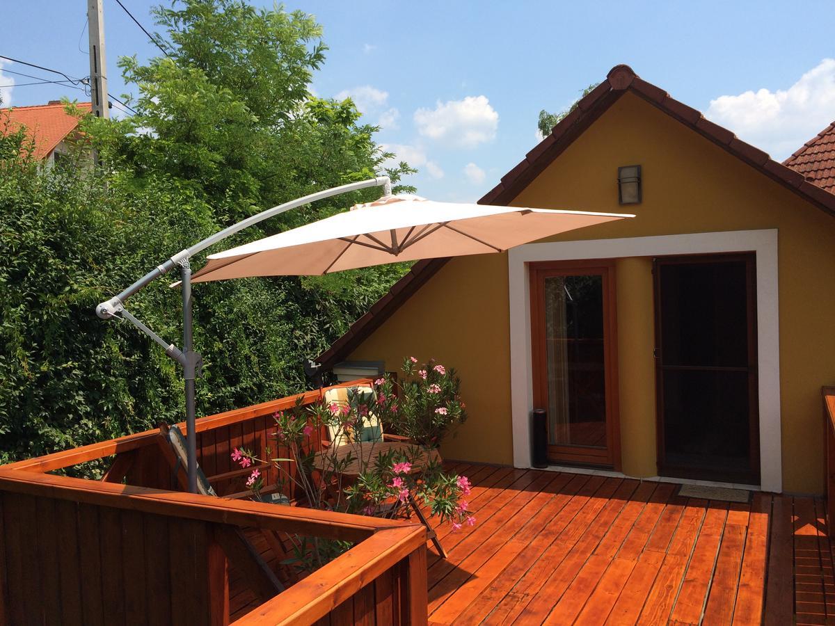 Anonim Apartman Villany Exterior photo
